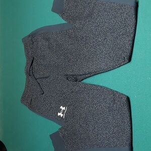 Under Armour Youth Large Black And Gray Loose Fit Sweatpants